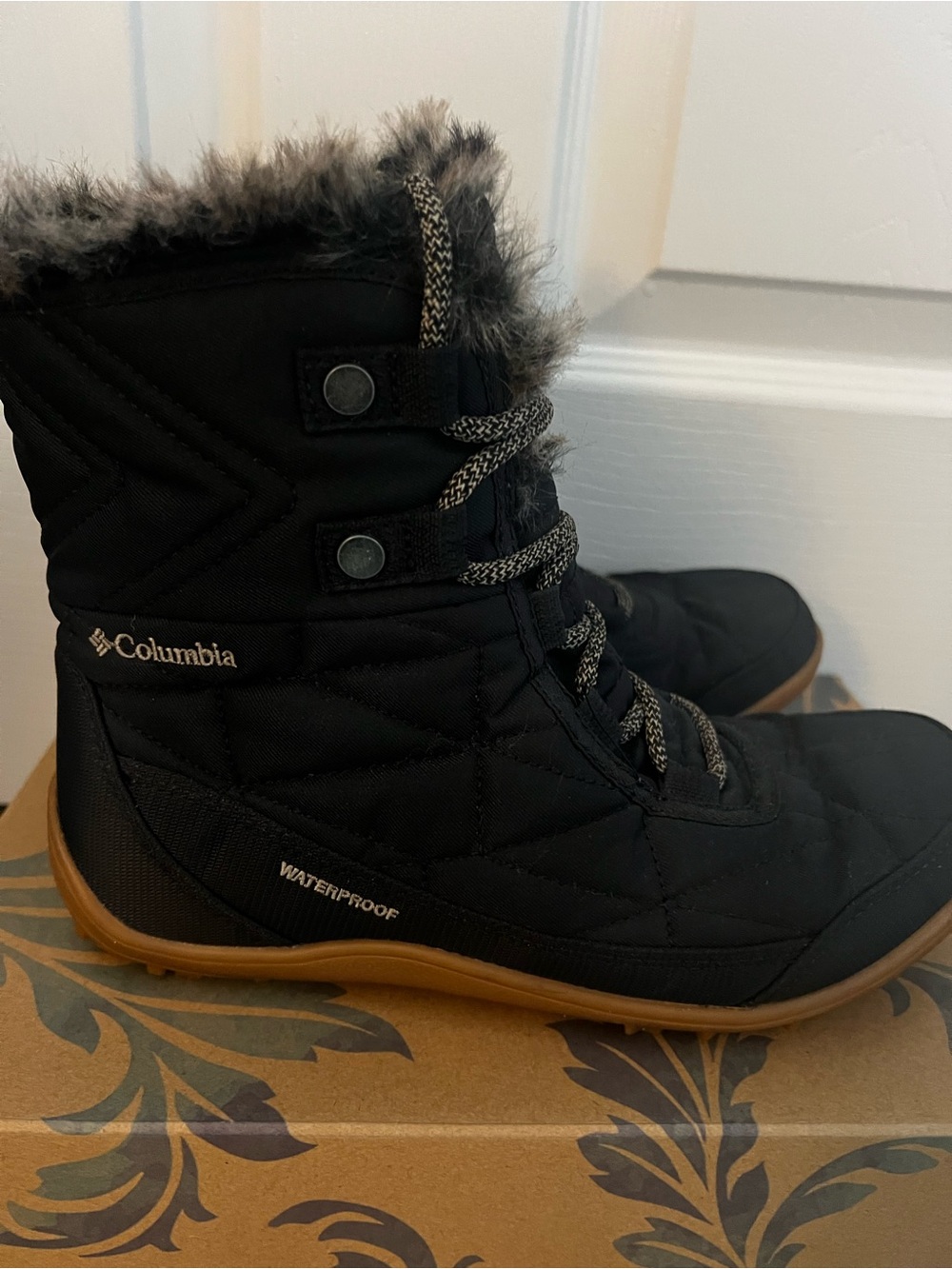 Columbia Women's Black Winter Waterproof Boots with Faux Fur Cuff and Gum Sole